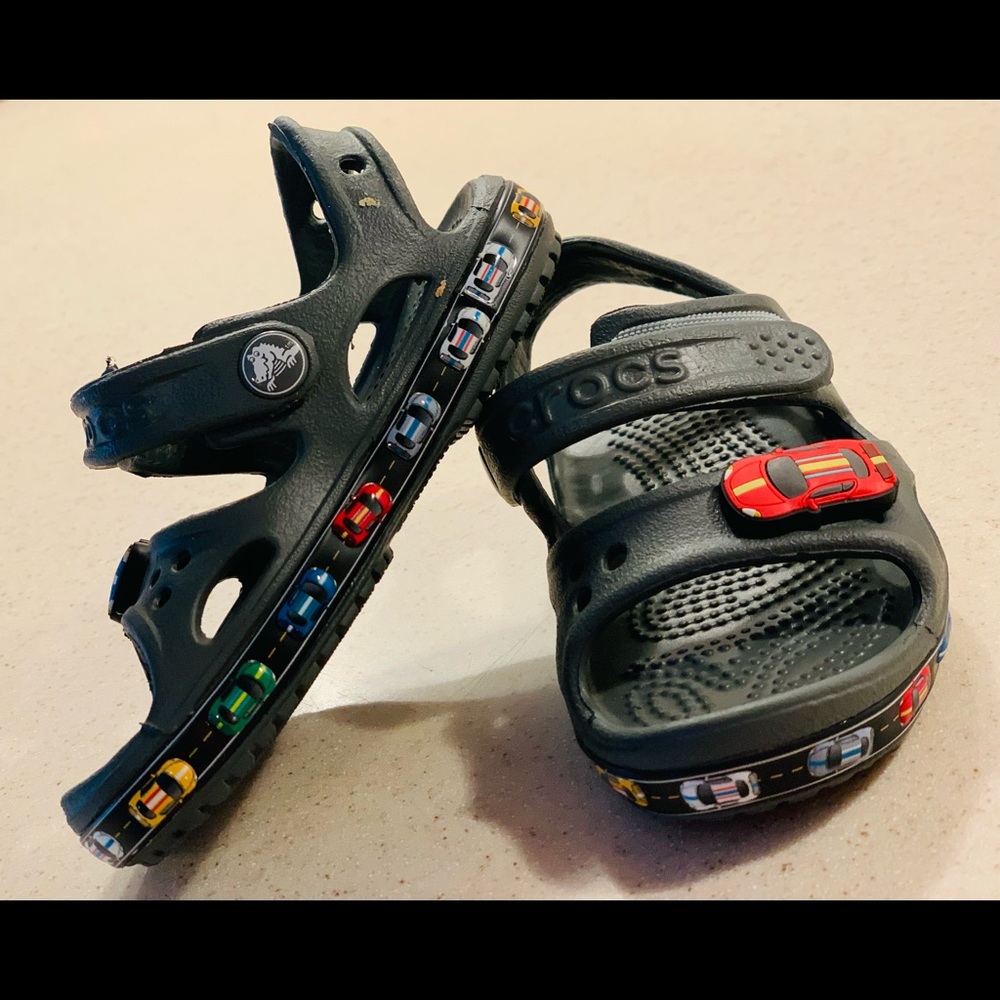 Size 6 boys CROCS car sandals in slate grey.                  🚙 🚗 🚙 🚗 🚙 🚗